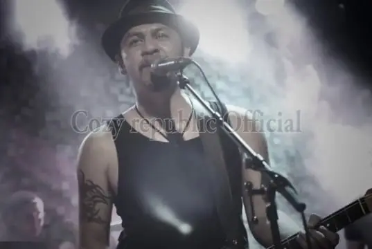 Lirik Lagu Hitam Putih – Cozy Republic Lirik Lagu Hitam Putih - Cozy Republic