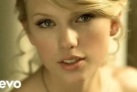 Lirik Lagu Love Story - Taylor Swift dan Terjemahan