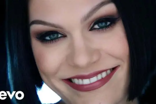 Lirik Lagu Flashlight dan Terjemahan – Jessie J Lirik Lagu Flashlight dan Terjemahan - Jessie J