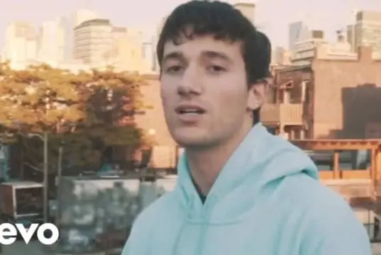 Lirik Lagu Comethru - Jeremy Zucker dan Terjemahan