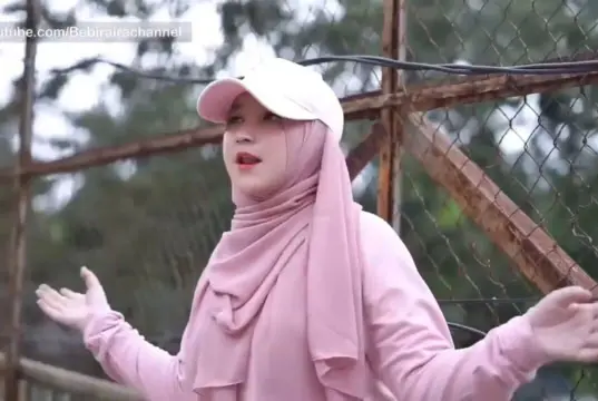 Lirik Lagu Dzuqtu Walalan Atakhola - Bebiraira
