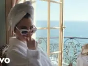Lirik Lagu Love On - Selena Gomez