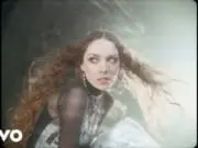 Lirik Lagu London Is Lonely - Holly Humberstone (Terjemahan)