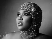 Lirik Lagu Naked dan Terjemahan – Lizzo Lirik Lagu Naked dan Terjemahan - Lizzo