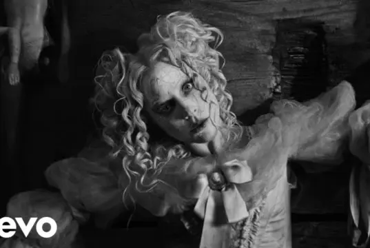 Lirik Lagu The Dead Dance dan Terjemahan – Lady Gaga Lirik Lagu The Dead Dance dan Terjemahan - Lady Gaga