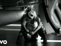 Lirik Lagu Hold My Hand - Lady Gaga (Terjemahan) OST Top Gun: Maverick