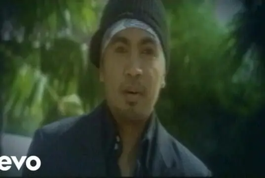 Lirik Lagu Sedih Tak Berujung – Glenn Fredly Lirik Lagu Sedih Tak Berujung - Glenn Fredly