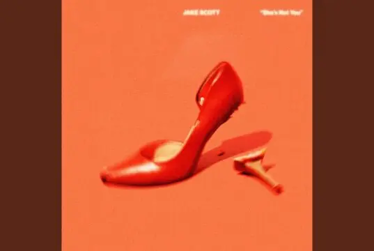 Lirik Lagu She’s Not You – Jake Scott (Terjemahan) Lirik Lagu She's Not You - Jake Scott (Terjemahan)