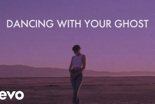Lirik Lagu Dancing With Your Ghost - Sasha Alex Sloan (Terjemahan)